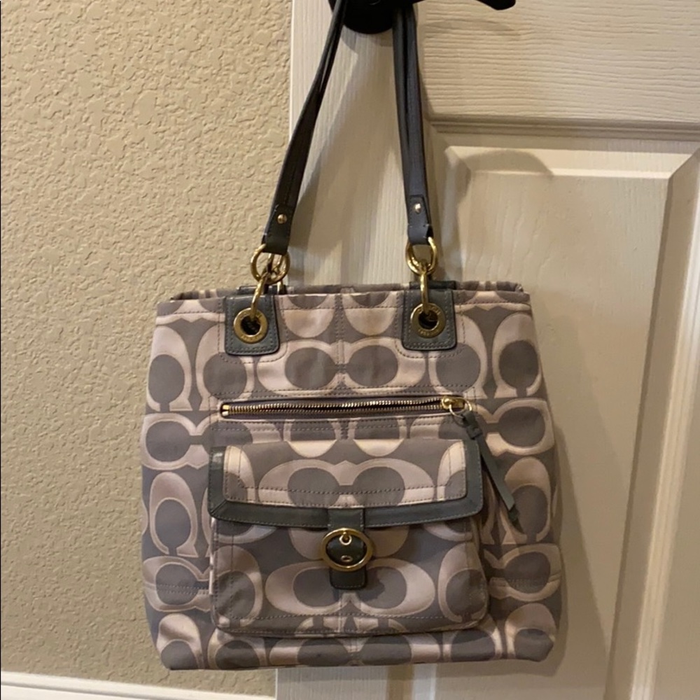 Original very gently used coach hand bag